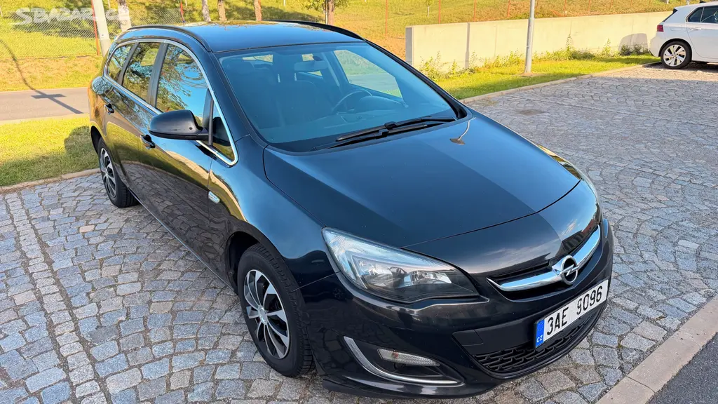 Opel Astra 1.4 turbo benzin